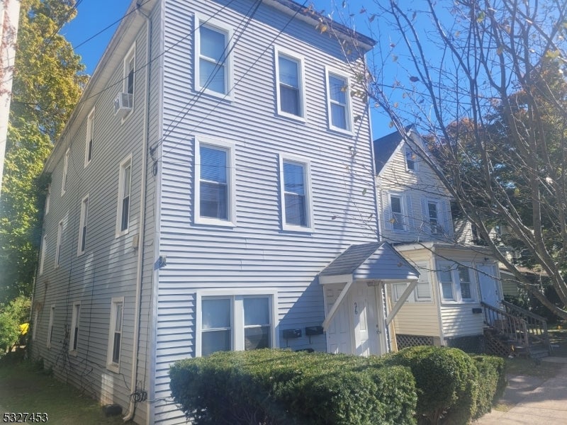 Photo of Listing #3936953