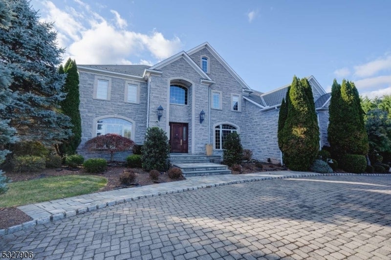 Photo of Listing #3937382