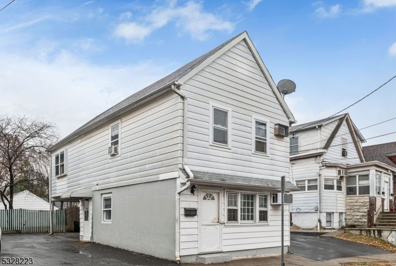 Photo of Listing #3937700