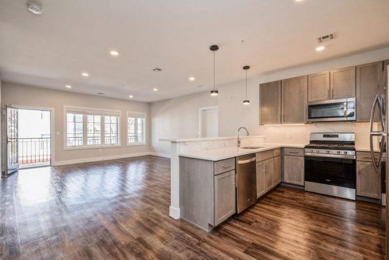 Photo of Listing #3941369