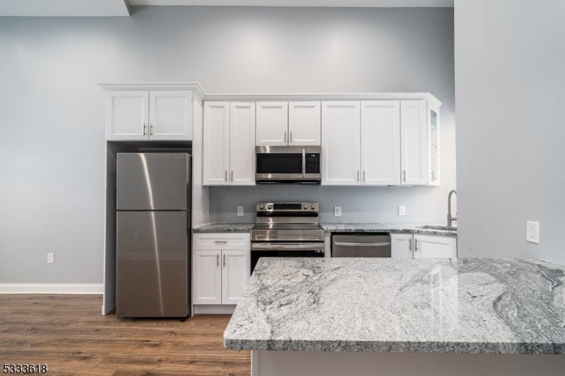 Photo of Listing #3942357