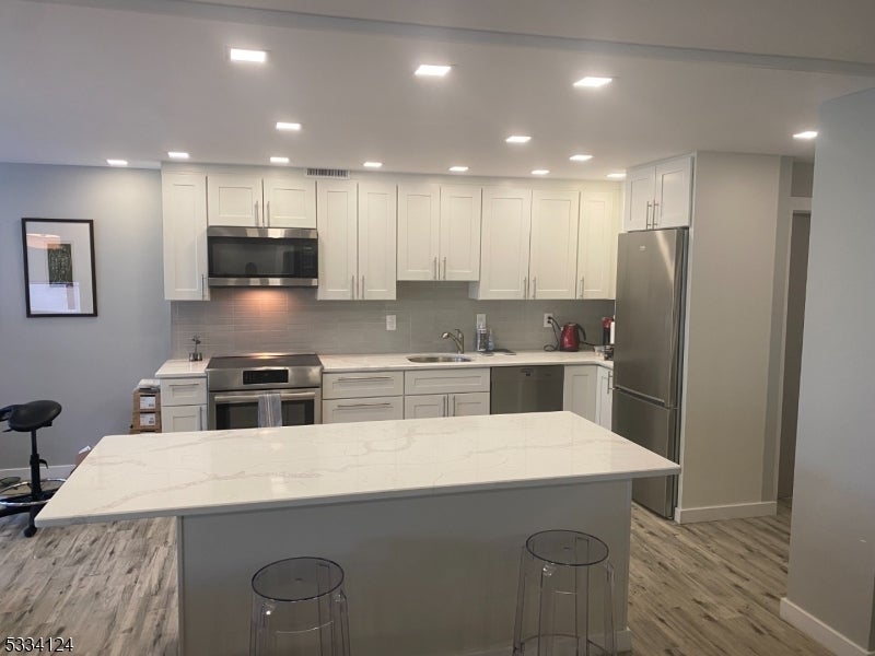 Photo of Listing #3942560