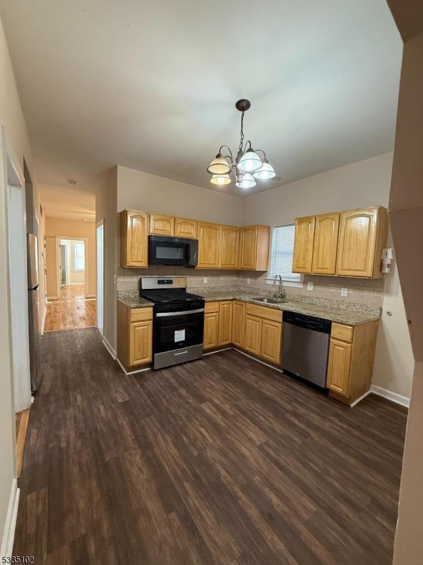 Photo of Listing #3943354