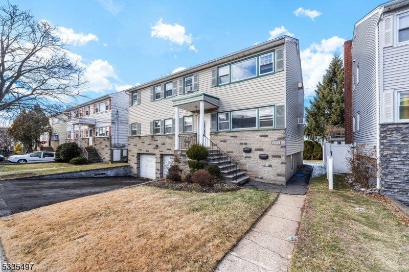 Photo of Listing #3943710