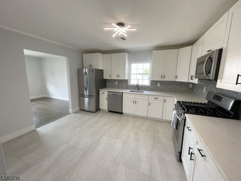 Photo of Listing #3947555