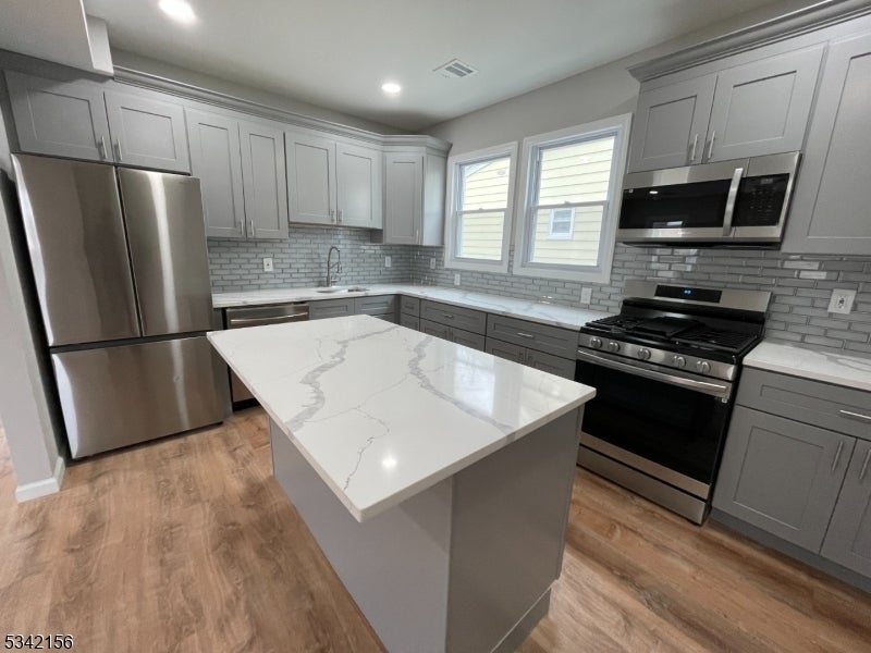 Photo of Listing #3949204