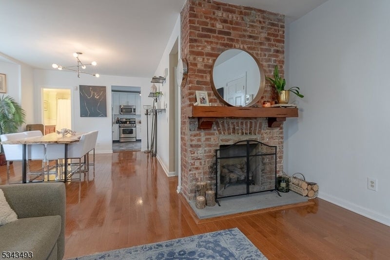 Photo of Listing #3950351