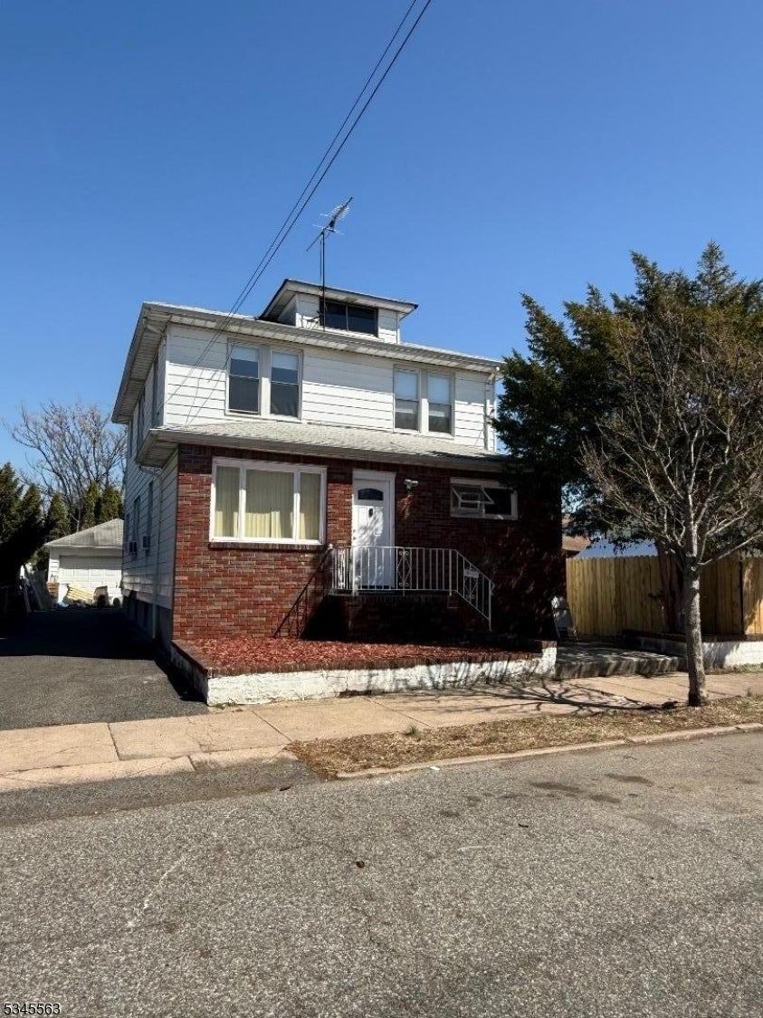 Photo of Listing #3952397