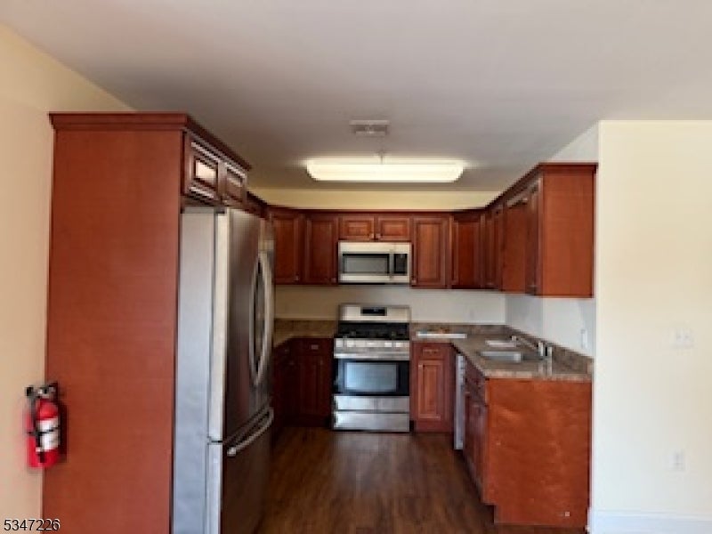 Photo of Listing #3953562