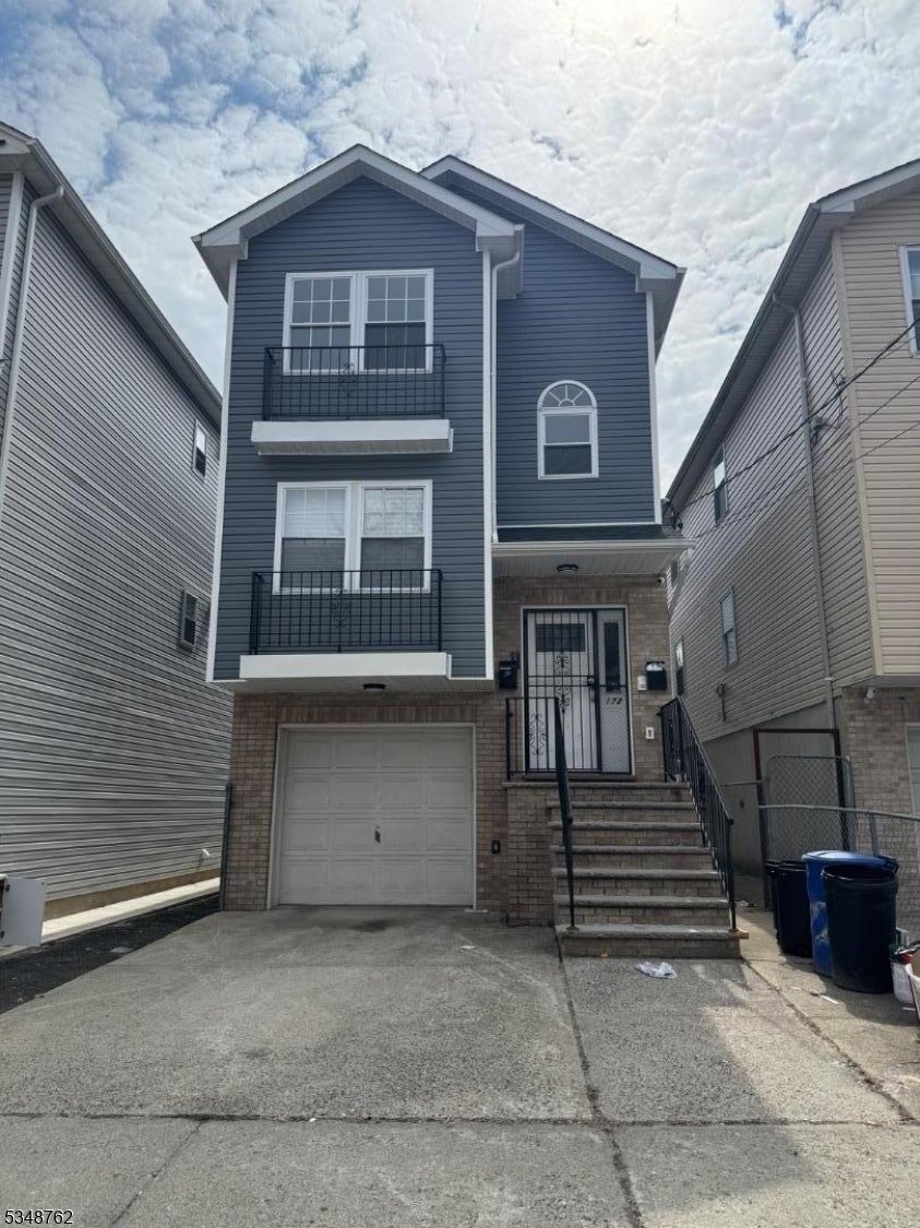 Photo of Listing #3955204