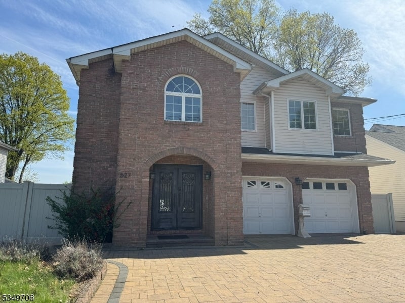 Photo of Listing #3955678