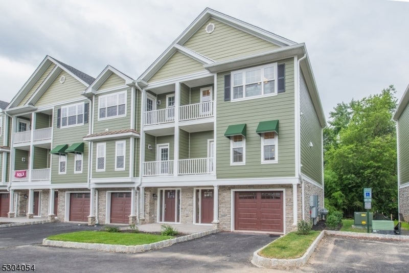 Photo of Listing #3956906