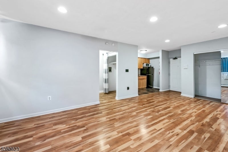 Photo of Listing #3957154