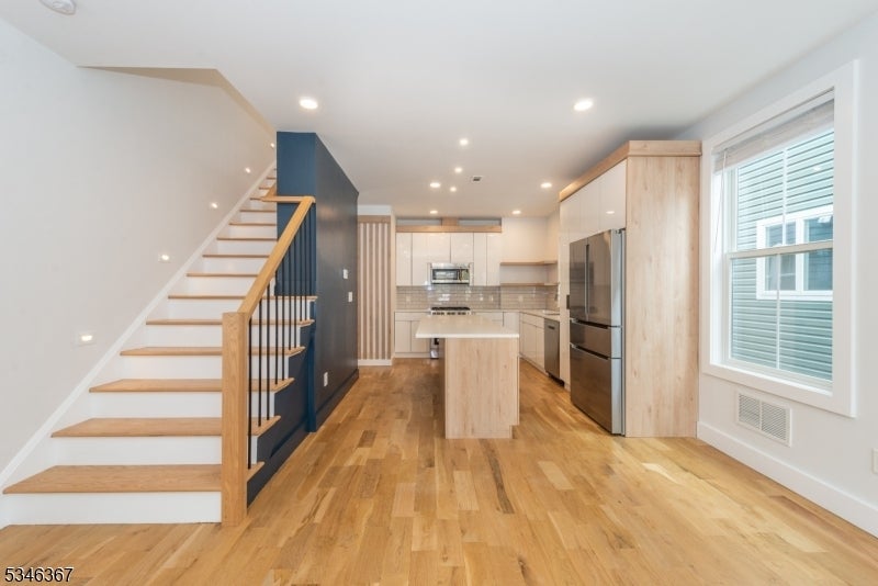 Photo of Listing #3957241