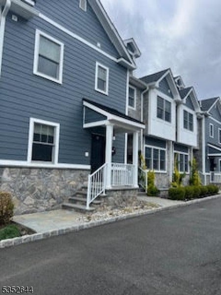 Photo of Listing #3958144