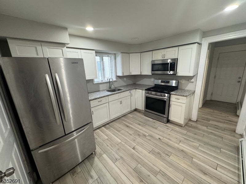 Photo of Listing #3958197