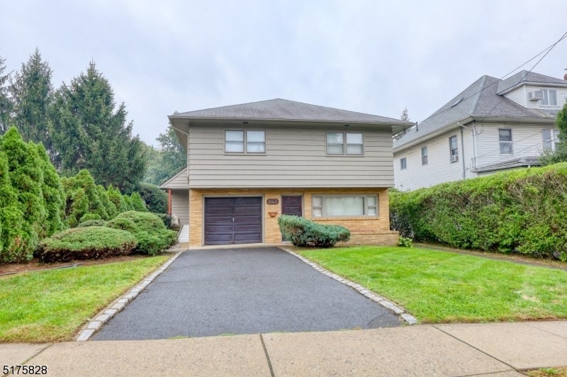 Photo of Listing #3958691