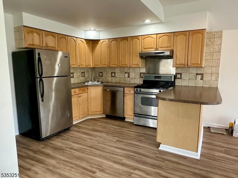 Photo of Listing #3958764