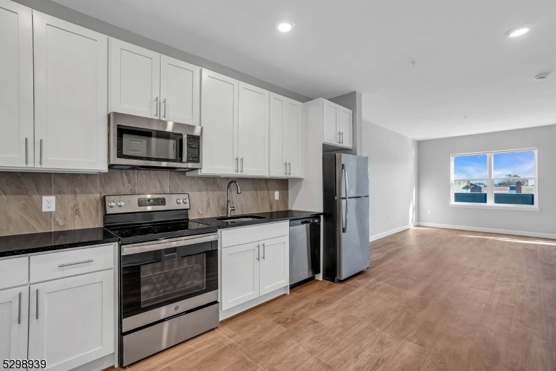 Photo of Listing #3958824