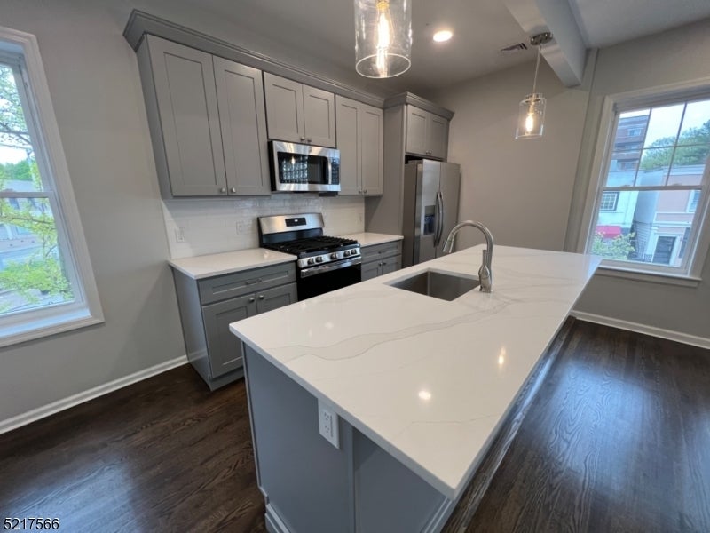 Photo of Listing #3960908