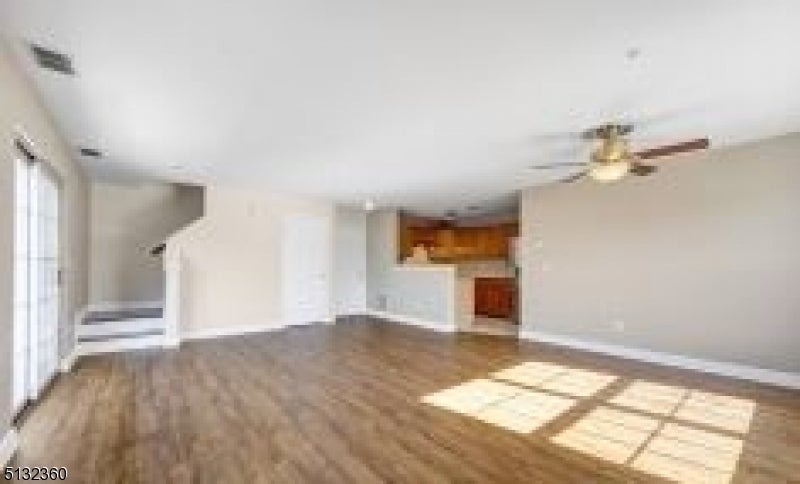 Photo of Listing #3961448