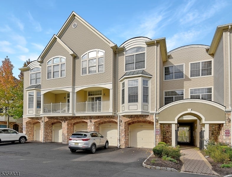 Photo of Listing #3962163