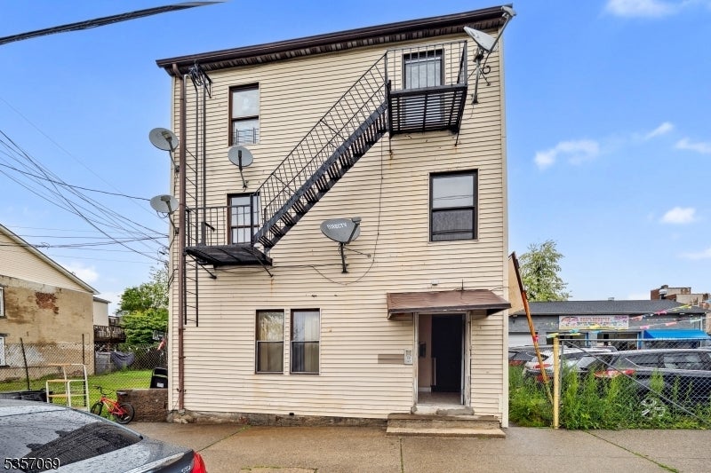 Photo of Listing #3962182