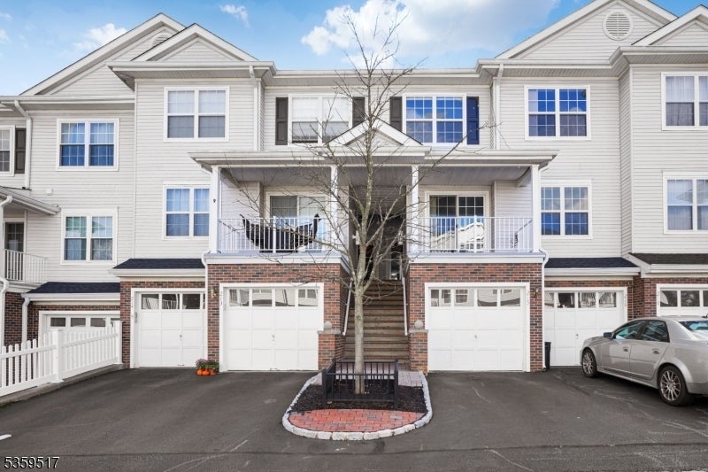 Photo of Listing #3965451
