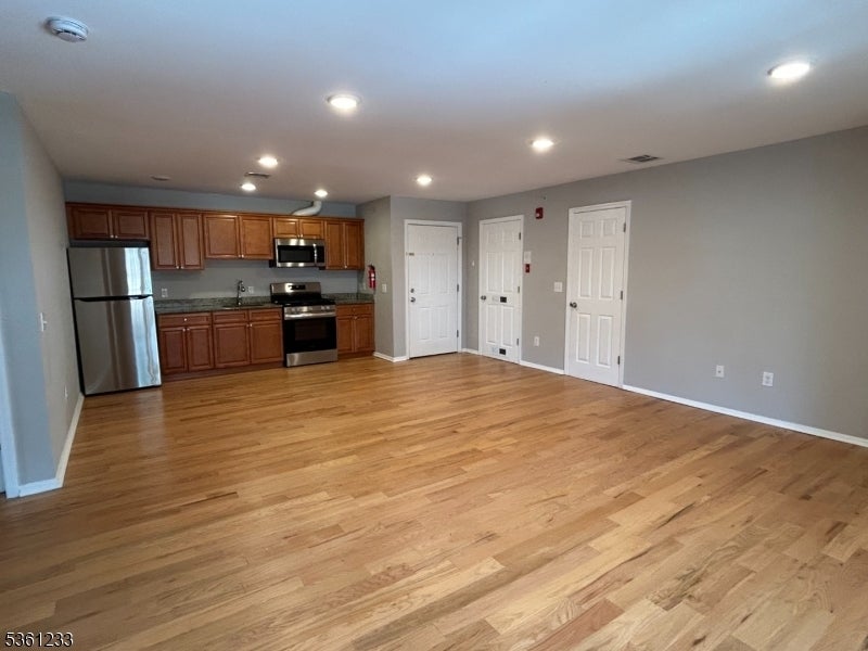 Photo of Listing #3966247