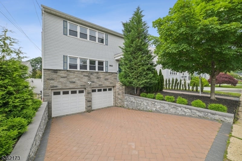 Photo of Listing #3967152