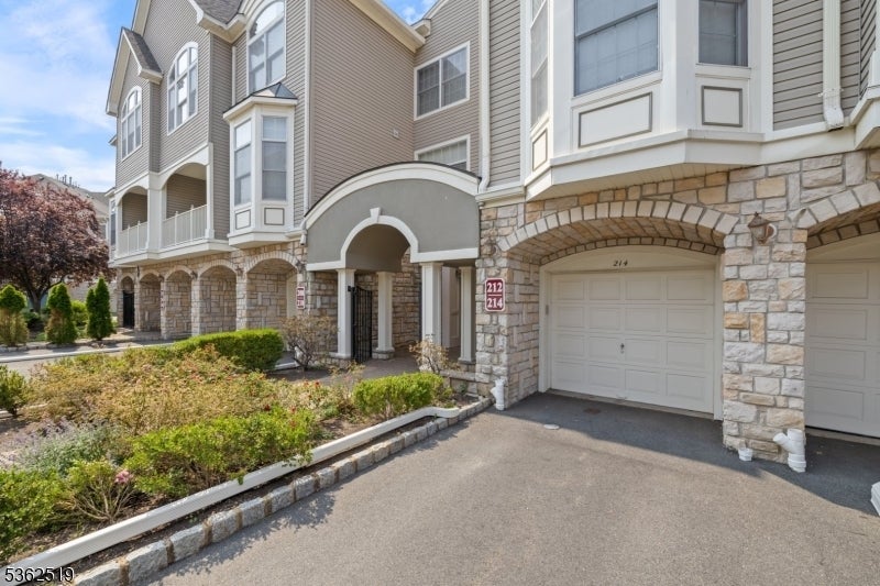 Photo of Listing #3967769