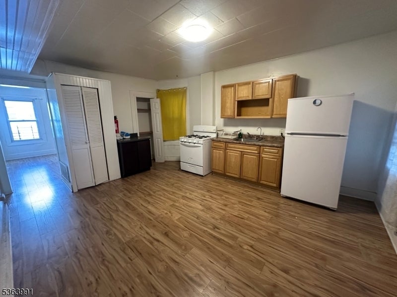Photo of Listing #3968418
