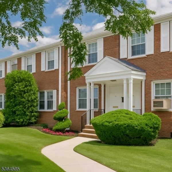 132b Boyden Avenue, Maplewood Twp.