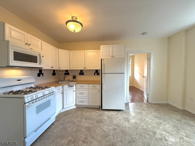 Photo of Listing #3971356