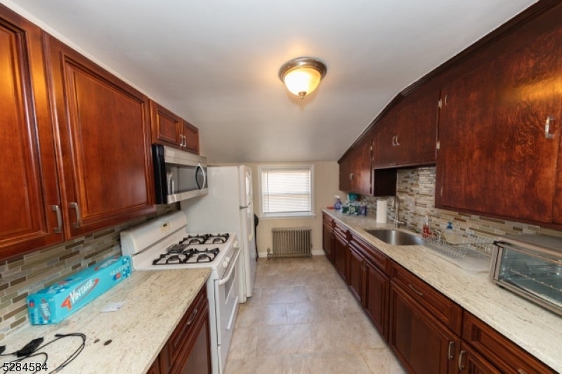 Photo of Listing #3972257