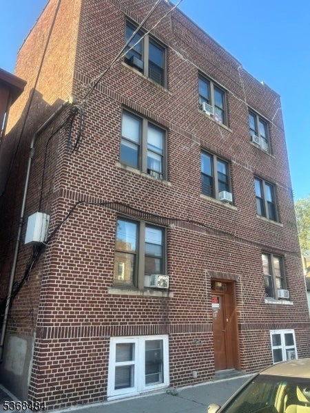 Photo of Listing #3972502
