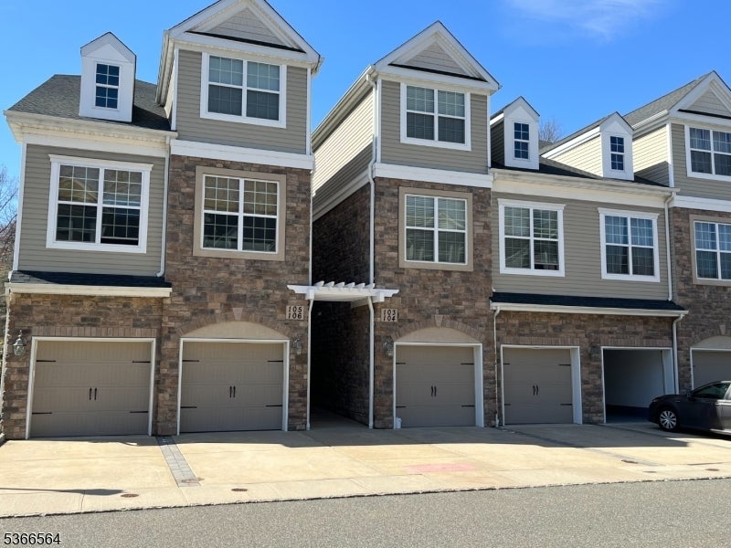Photo of Listing #3972834