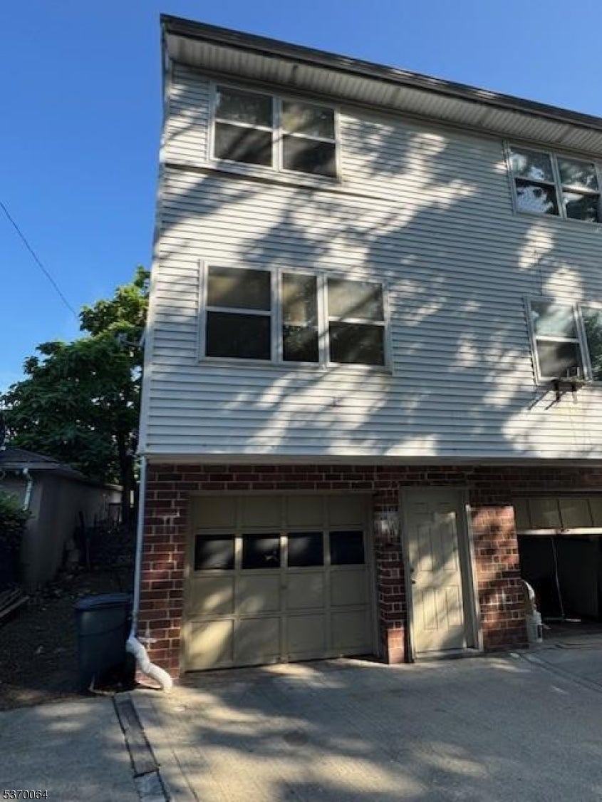 Photo of Listing #3973895