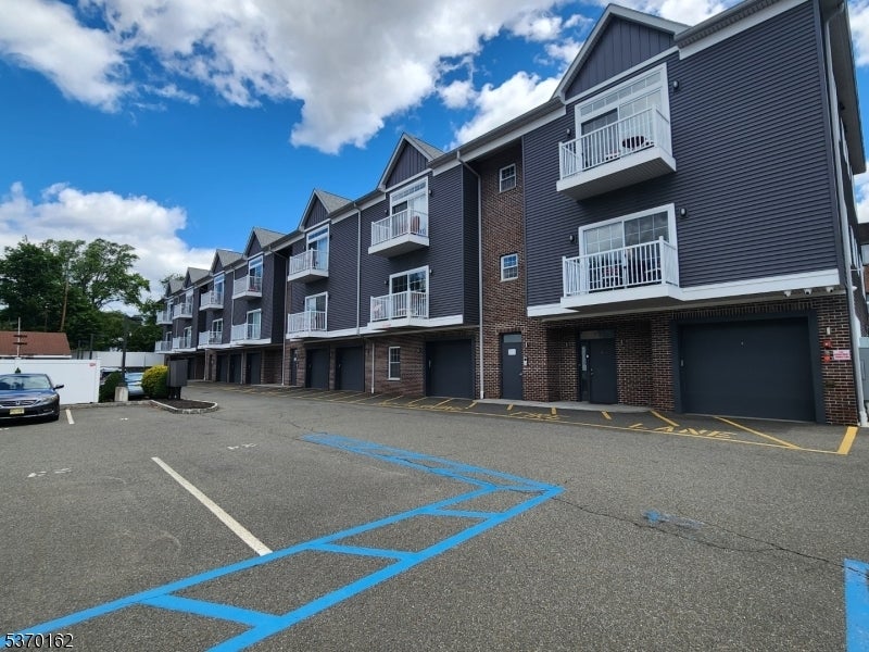Photo of Listing #3973914