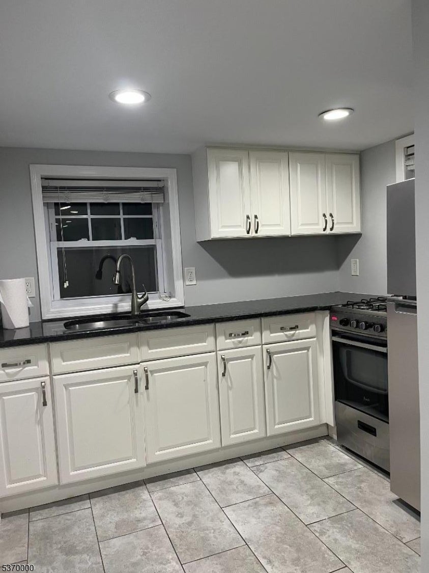 Photo of Listing #3974260