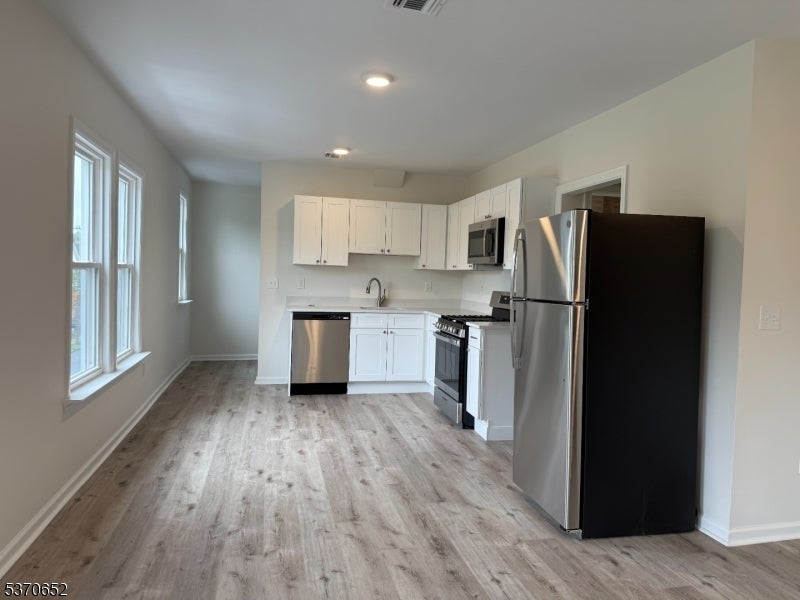 Photo of Listing #3974363