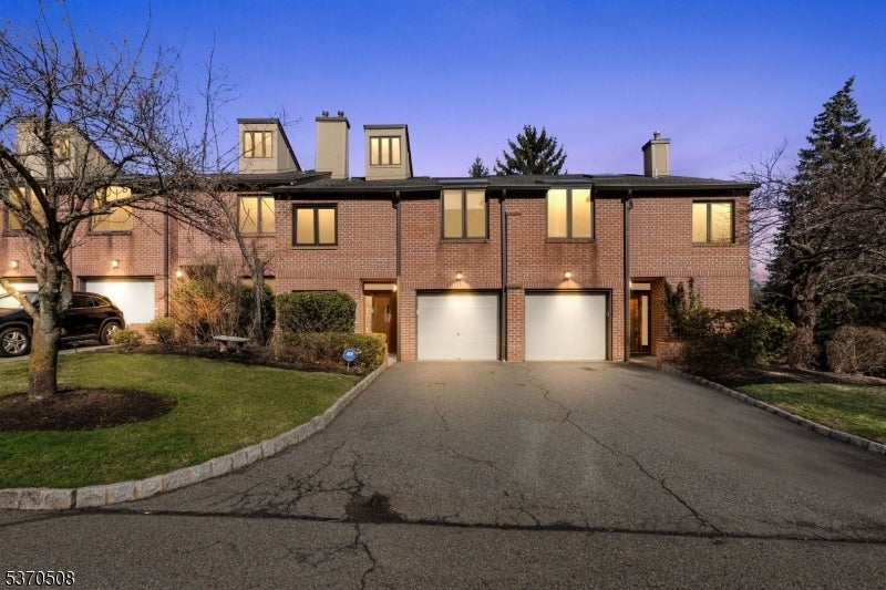 Photo of Listing #3974506
