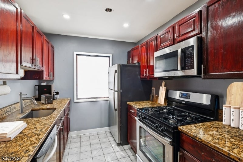 Photo of Listing #3974652