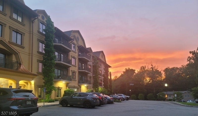 Photo of Listing #3975283