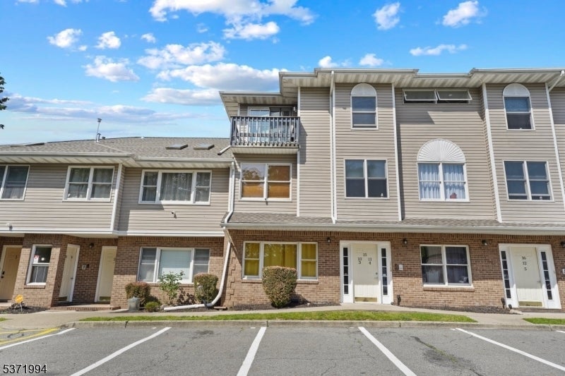 Photo of Listing #3975732