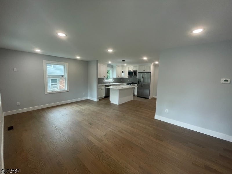 Photo of Listing #3976164