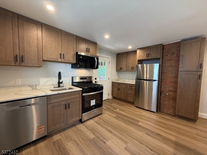 Photo of Listing #3976332
