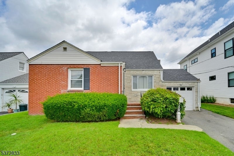 Photo of Listing #3976422