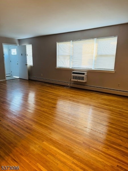 Photo of Listing #3976606