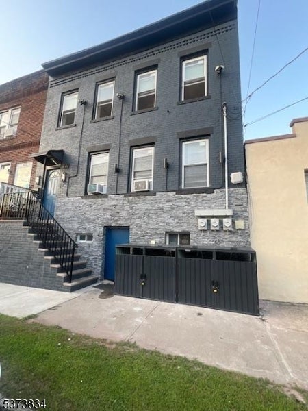 Photo of Listing #3977214